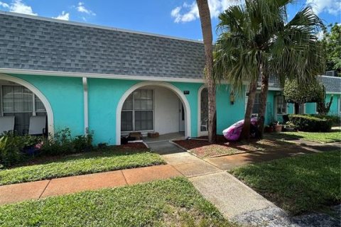 Condominio en venta en New Port Richey, Florida, 1 dormitorio, 57.97 m2 № 1342337 - foto 1