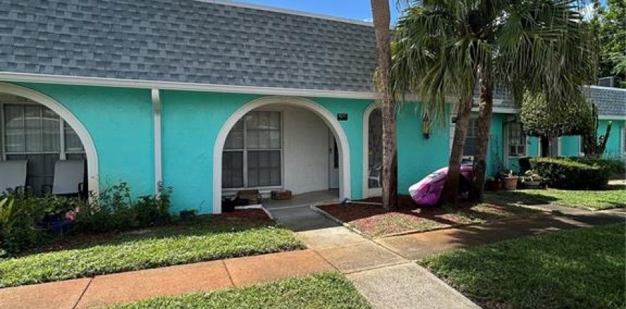 Condominio en New Port Richey, Florida, 1 dormitorio  № 1342337