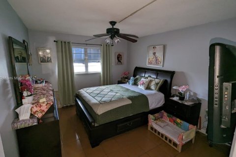 Condo in Hialeah Gardens, Florida, 1 bedroom  № 975722 - photo 9