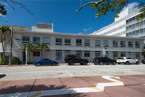 Copropriété à vendre à Miami Beach, Floride: 2 chambres, 127.74 m2 № 1348635 - photo 6