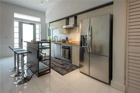 Copropriété à vendre à Miami Beach, Floride: 2 chambres, 127.74 m2 № 1348635 - photo 1