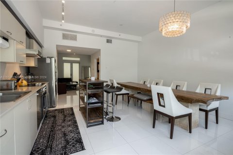 Copropriété à vendre à Miami Beach, Floride: 2 chambres, 127.74 m2 № 1348635 - photo 4