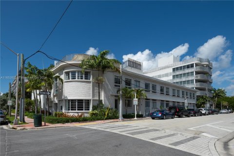 Copropriété à vendre à Miami Beach, Floride: 2 chambres, 127.74 m2 № 1348635 - photo 5