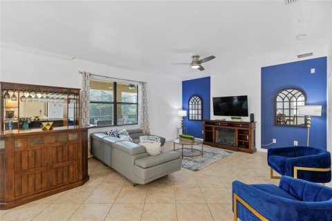 Villa ou maison à vendre à Davenport, Floride: 5 chambres, 264.03 m2 № 1359296 - photo 3