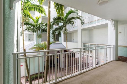 Condo in Stuart, Florida, 2 bedrooms  № 1096615 - photo 7