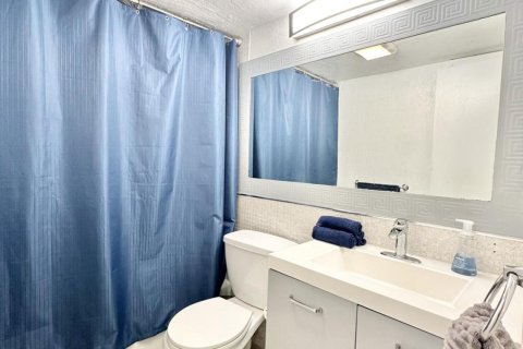 Condominio en venta en Pompano Beach, Florida, 1 dormitorio, 62.99 m2 № 1096659 - foto 10