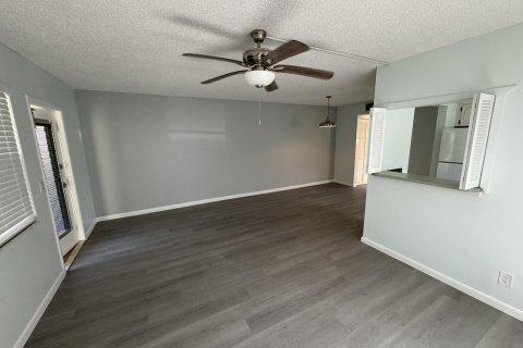 Condo in Deerfield Beach, Florida, 1 bedroom  № 1185160 - photo 3