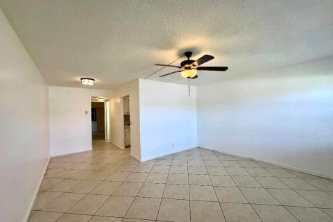 Condo in West Palm Beach, Florida, 1 bedroom  № 1185163 - photo 12