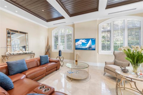 Villa ou maison à vendre à Coral Gables, Floride: 8 chambres, 1085.47 m2 № 384966 - photo 18
