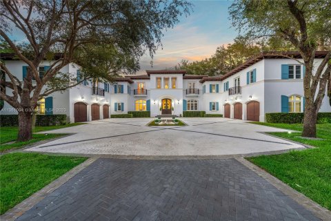 Villa ou maison à vendre à Coral Gables, Floride: 8 chambres, 1085.47 m2 № 384966 - photo 1