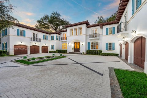 Casa en venta en Coral Gables, Florida, 8 dormitorios, 1085.47 m2 № 384966 - foto 3