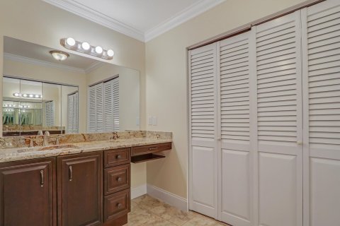 Condo in South Palm Beach, Florida, 2 bedrooms  № 1189858 - photo 6