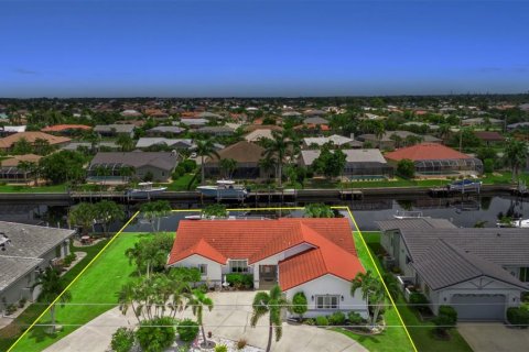 Villa ou maison à vendre à Punta Gorda, Floride: 3 chambres, 184.23 m2 № 1339543 - photo 1