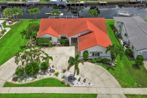 Villa ou maison à vendre à Punta Gorda, Floride: 3 chambres, 184.23 m2 № 1339543 - photo 3