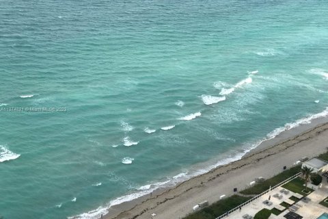 Condominio en venta en Hollywood, Florida, 2 dormitorios, 105.54 m2 № 480359 - foto 12