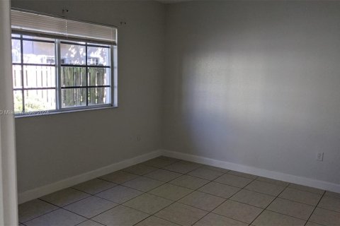 Condo in Homestead, Florida, 3 bedrooms  № 1421585 - photo 10