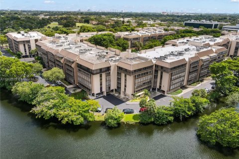 Copropriété à vendre à Hollywood, Floride: 2 chambres, 171.4 m2 № 1379058 - photo 2