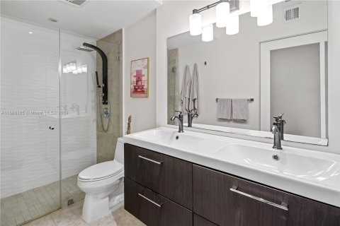 Condo in Miami Beach, Florida, 1 bedroom  № 1431543 - photo 14