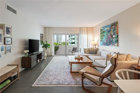 Condo in Miami Beach, Florida, 1 bedroom  № 1431543 - photo 6