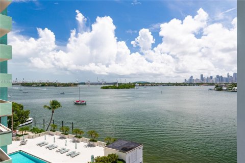 Condo in Miami Beach, Florida, 1 bedroom  № 1431543 - photo 11