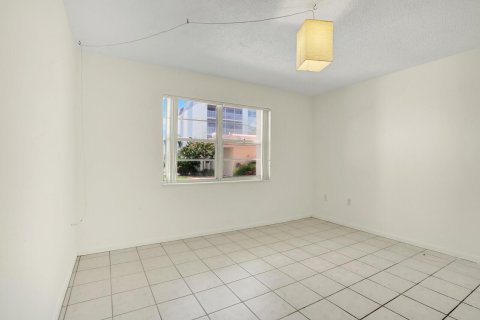 Copropriété à vendre à Lake Worth, Floride: 1 chambre, 70.98 m2 № 786694 - photo 19
