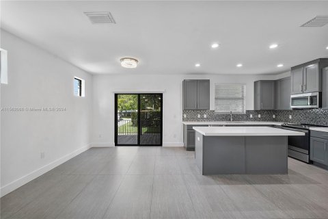 Villa ou maison à vendre à Dania Beach, Floride: 3 chambres, 182.65 m2 № 1098083 - photo 8