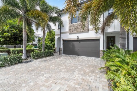 Casa en venta en Dania Beach, Florida, 3 dormitorios, 182.65 m2 № 1098083 - foto 1