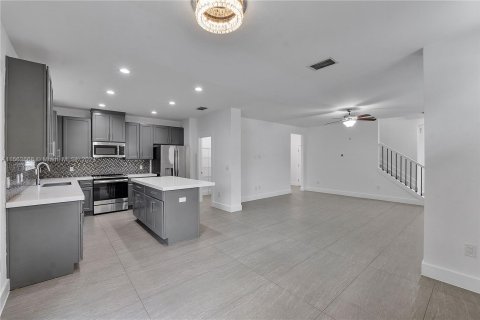 Casa en venta en Dania Beach, Florida, 3 dormitorios, 182.65 m2 № 1098083 - foto 12