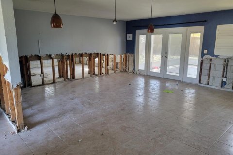 House in Tampa, Florida 3 bedrooms, 165.83 sq.m. № 1414146 - photo 4