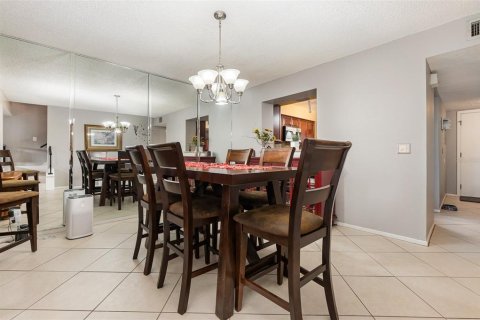 Touwnhouse à vendre à Altamonte Springs, Floride: 4 chambres, 210.14 m2 № 1388897 - photo 9