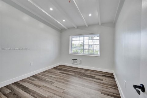 Casa en alquiler en North Miami, Florida, 1 dormitorio, 222.22 m2 № 1345447 - foto 26