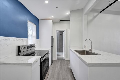 Casa en alquiler en North Miami, Florida, 1 dormitorio, 222.22 m2 № 1345447 - foto 12