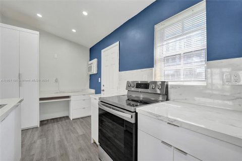 Casa en alquiler en North Miami, Florida, 1 dormitorio, 222.22 m2 № 1345447 - foto 21