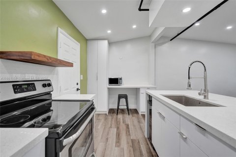 Casa en alquiler en North Miami, Florida, 1 dormitorio, 222.22 m2 № 1345446 - foto 22