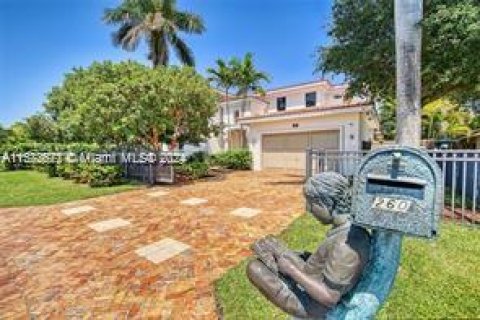 Casa en venta en Boca Raton, Florida, 5 dormitorios, 396.04 m2 № 1135533 - foto 11