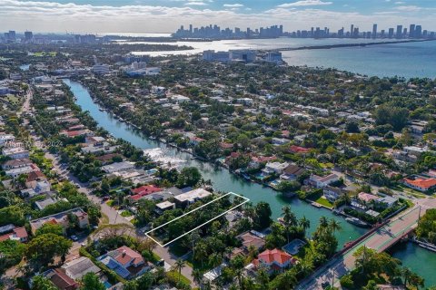 Terreno en venta en Miami Beach, Florida № 929526 - foto 6