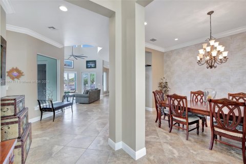 House in Pompano Beach, Florida 5 bedrooms, 380.43 sq.m. № 1381928 - photo 6