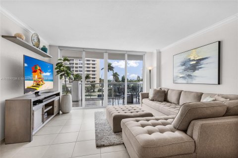 Condo in Miami Beach, Florida, 1 bedroom  № 1381973 - photo 9