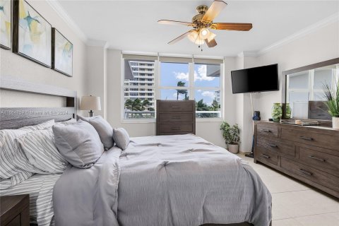 Condo in Miami Beach, Florida, 1 bedroom  № 1381973 - photo 6