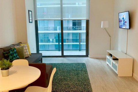 Condo in Miami, Florida, 1 bedroom  № 1332217 - photo 16