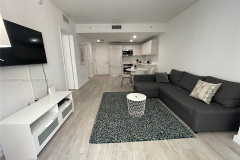 Condo in Miami, Florida, 1 bedroom  № 1332217 - photo 8