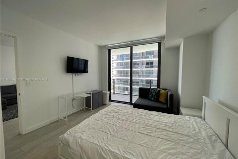 Condo in Miami, Florida, 1 bedroom  № 1332217 - photo 11