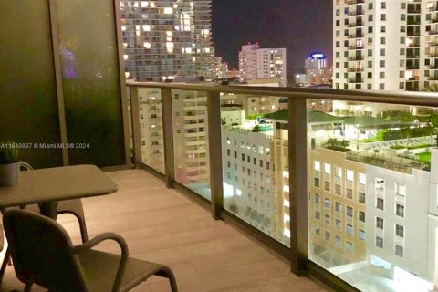 Condo in Miami, Florida, 1 bedroom  № 1332217 - photo 21