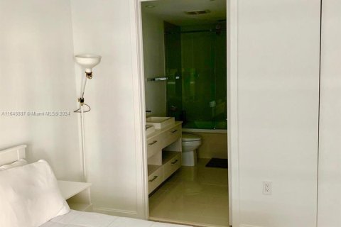 Condo in Miami, Florida, 1 bedroom  № 1332217 - photo 18