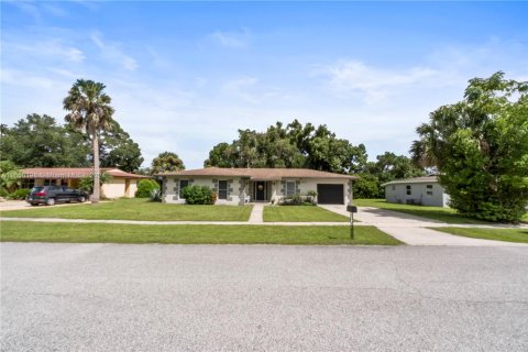 Villa ou maison à vendre à Deltona, Floride: 3 chambres № 1332289 - photo 4