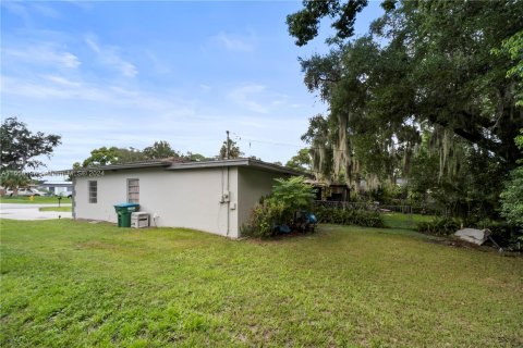 Villa ou maison à vendre à Deltona, Floride: 3 chambres № 1332289 - photo 2