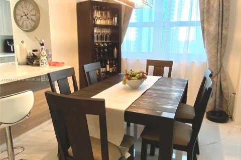 Condominio en venta en Miami, Florida, 2 dormitorios, 111.48 m2 № 1104173 - foto 7