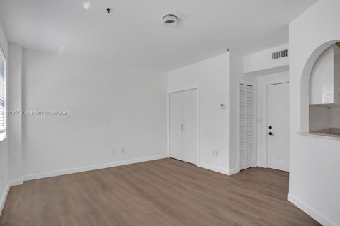 Condo in Miami Beach, Florida, 1 bedroom  № 1188405 - photo 5