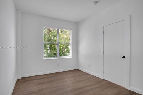 Condo in Miami Beach, Florida, 1 bedroom  № 1188405 - photo 19