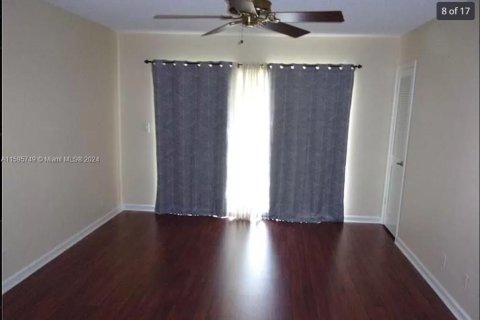 House in Pompano Beach, Florida 3 bedrooms, 147.81 sq.m. № 1188409 - photo 3